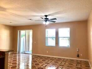 9134 Shepton St in Orlando, FL - Building Photo - Building Photo