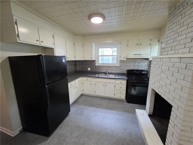 30 Hickory St in Rochester, NY - Building Photo - Building Photo