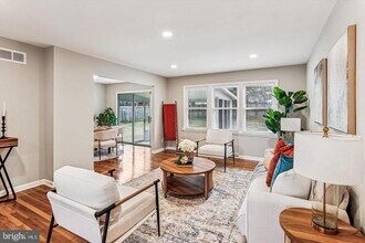 7 Cedar Bluff Ct in Catonsville, MD - Building Photo - Building Photo