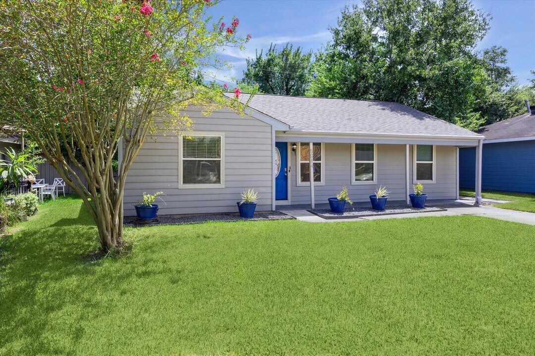 5014 Yellowstone Blvd in Houston, TX - Building Photo