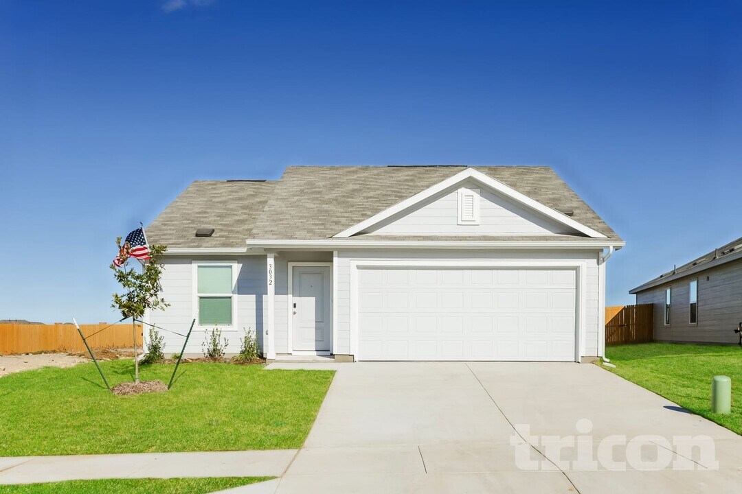 3032 Titan Spgs Dr in Saginaw, TX - Building Photo