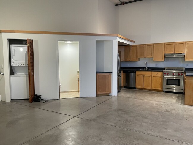 1801 Van Ness Ave in San Francisco, CA - Building Photo - Building Photo
