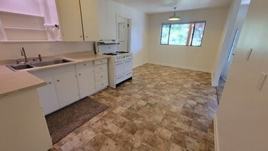910 Manita Trail in Frazier Park, CA - Building Photo - Building Photo