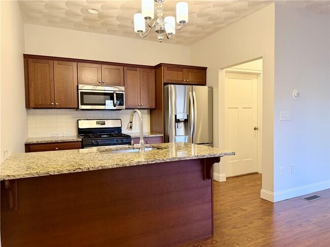 76 Morningside Dr in North Kingstown, RI - Building Photo - Building Photo