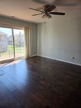 7030 Park Lane Ct, Unit 204 in Woodridge, IL - Foto de edificio - Building Photo