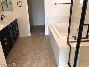 8638 Rori Springs St in Las Vegas, NV - Building Photo - Building Photo