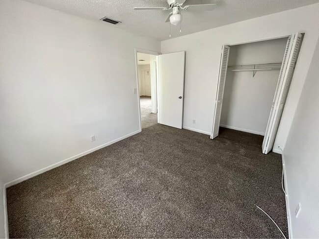 3783 Coconut Rd, Unit 1 in Palm Springs, FL - Foto de edificio - Building Photo