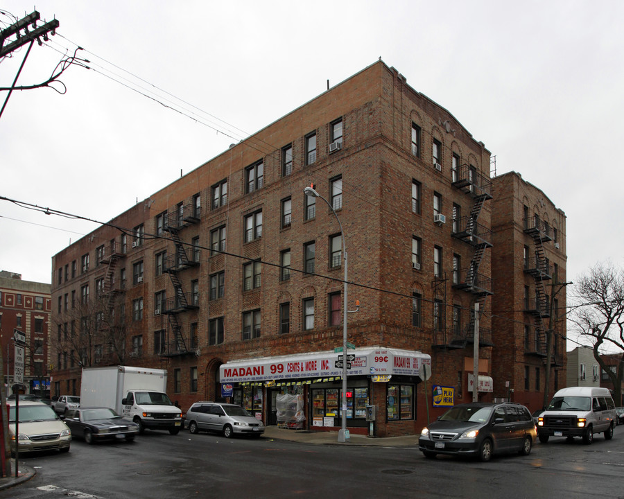 684 E 189th St in Bronx, NY - Building Photo