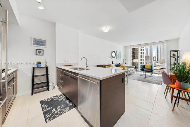 55 SE 6th St, Unit 1708 in Miami, FL - Building Photo - Building Photo