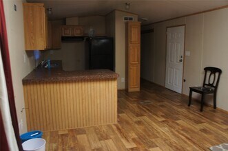 601 Clear Lake Rd in Highlands, TX - Building Photo - Building Photo