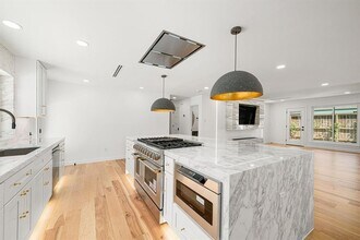 2506 Briarbrook Dr in Houston, TX - Building Photo - Building Photo