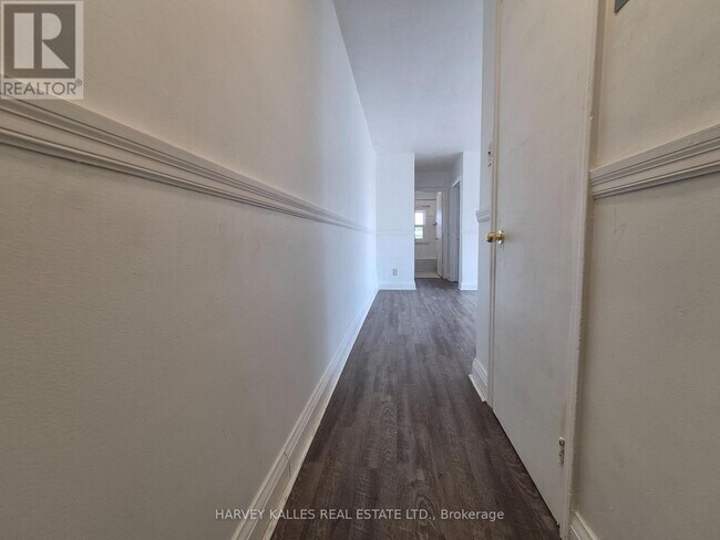 330 Chisholm Ave in Toronto, ON - Building Photo - Building Photo