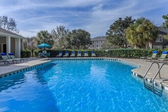 The Links at Georgetown & The Place at Georgetown in Savannah, GA - Building Photo - Building Photo