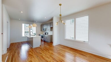 538 Cliff Cir in Nashville, TN - Building Photo - Building Photo