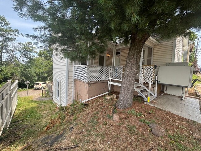 109 E Pitt St in Canonsburg, PA - Building Photo - Building Photo