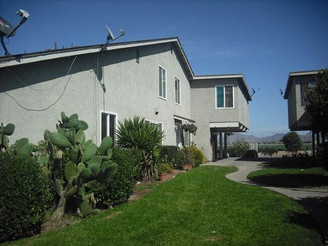 2630 El Dorado Ave in Oxnard, CA - Building Photo - Building Photo