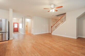 553 Small Cedar Dr in League City, TX - Building Photo - Building Photo