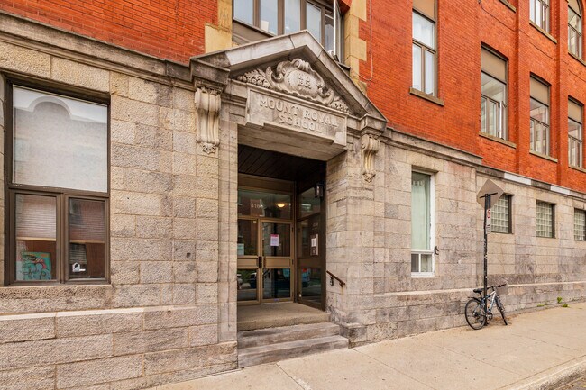 4160 Clark Rue in Montréal, QC - Building Photo - Building Photo