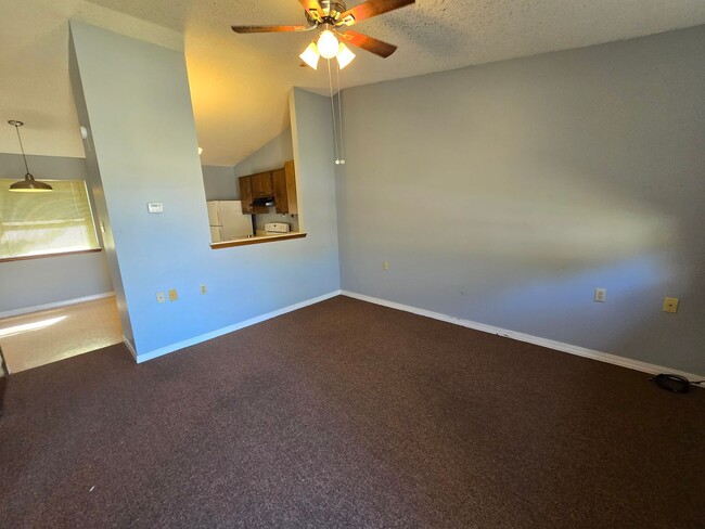 property at 905 S 4th St