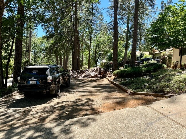 11616 Alta Sierra Dr in Grass Valley, CA - Building Photo - Building Photo