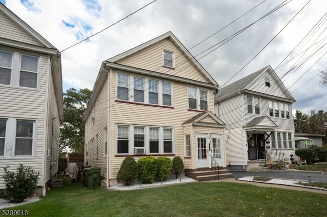 property at 312 E Elm St