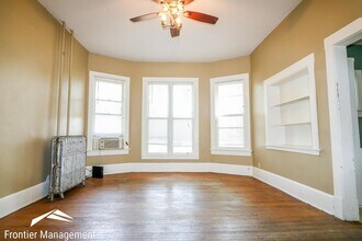 901 Leavenworth St in Manhattan, KS - Foto de edificio - Building Photo