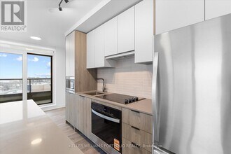 1007 The Queensway in Toronto, ON - Building Photo - Building Photo