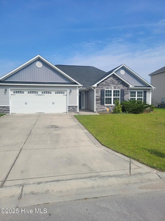 140 Cavalier Dr in Jacksonville, NC - Building Photo - Building Photo