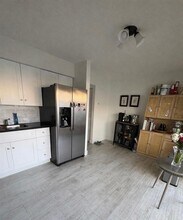 10095 SW 77th Ct in Miami, FL - Building Photo - Building Photo