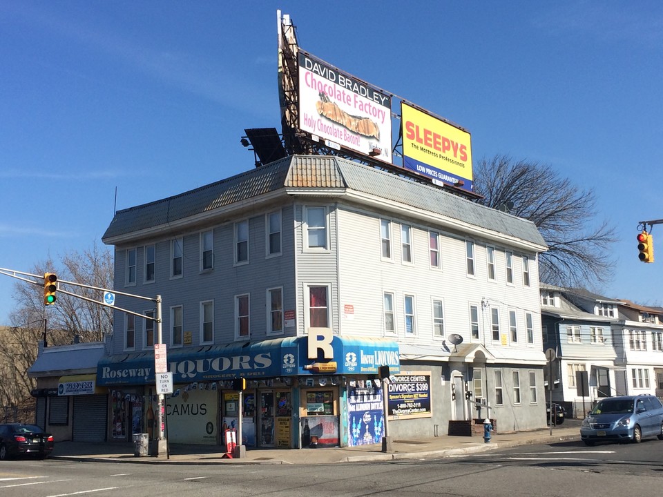 701 Lyons Ave in Irvington, NJ - Building Photo