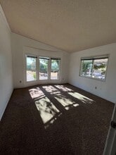 21276 White Pine Dr in Tehachapi, CA - Building Photo - Building Photo