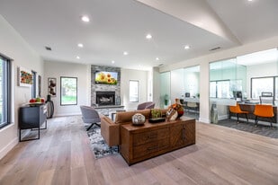 Wellington Apartments in West Des Moines, IA - Building Photo