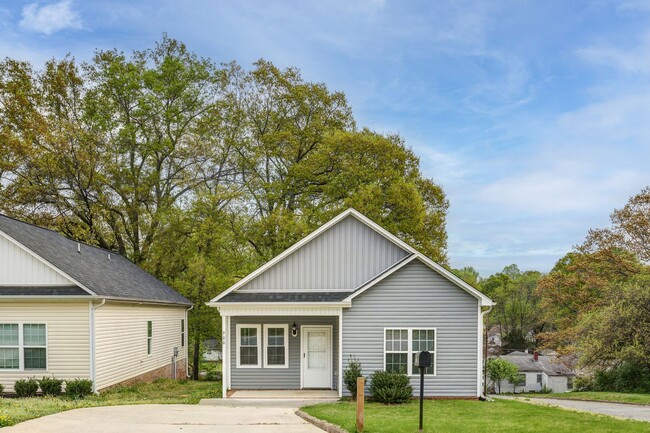 property at 900 Putnam St