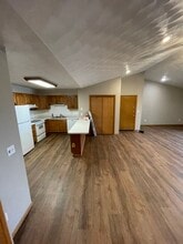 1500 Packers Ct, Unit 1 in Platteville, WI - Foto de edificio - Building Photo