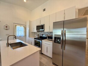 8000 Tisdale Dr in Austin, TX - Building Photo - Building Photo