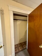 25 Lenox St, Unit 2 R in Lawrence, MA - Building Photo - Building Photo