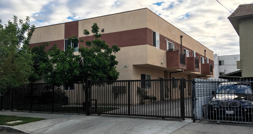 6910 Hinds Ave in North Hollywood, CA - Building Photo