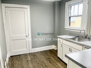 1012 Brown St in Akron, OH - Building Photo - Building Photo