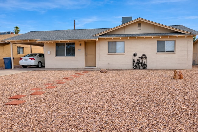 property at 715 W 18th St