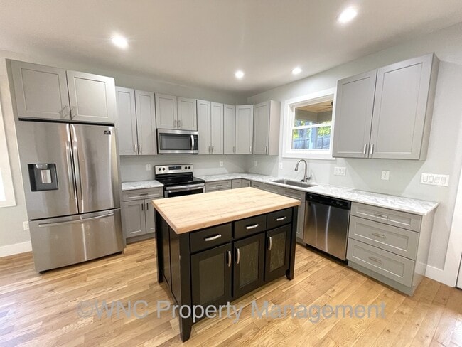 308 London Rd in Asheville, NC - Building Photo - Building Photo