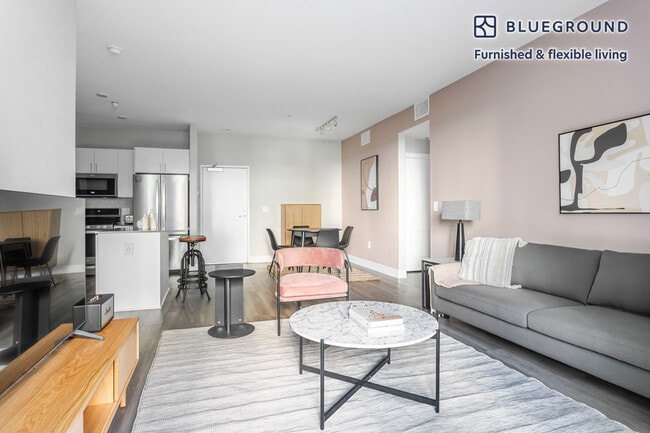 5535 Westlawn Ave in Los Angeles, CA - Building Photo - Building Photo