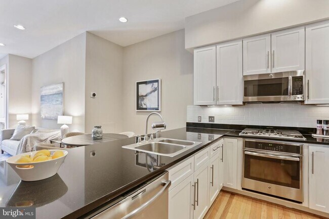 2363 Champlain St NW in Washington, DC - Building Photo - Building Photo