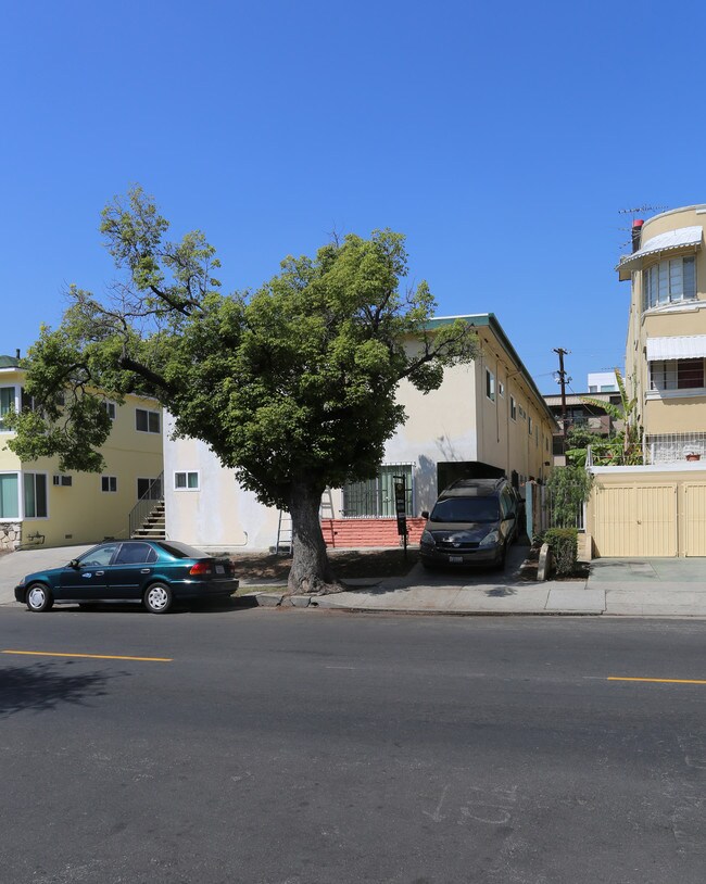 Harvard Garden Apartments in Los Angeles, CA - Building Photo - Building Photo