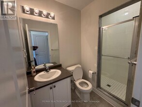 17 Hilts Dr in Richmond Hill, ON - Building Photo - Building Photo