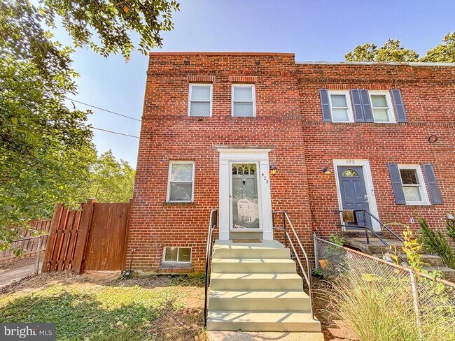 425 Laverne Ave in Alexandria, VA - Building Photo - Building Photo