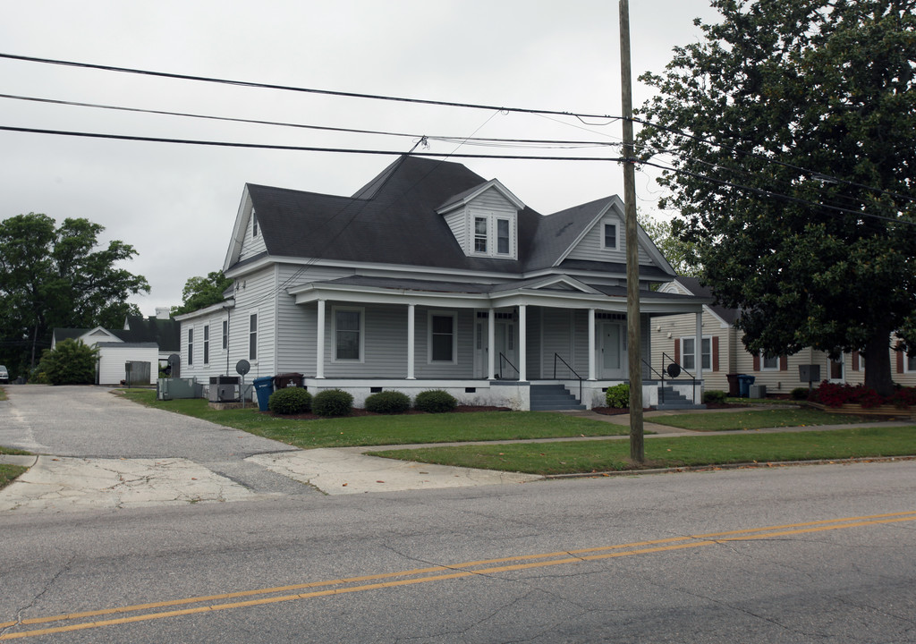 Parrish Apartments in Dunn, NC - Building Photo