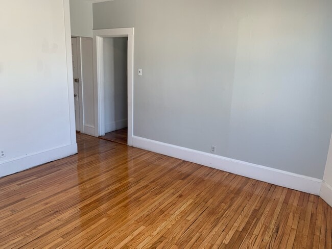 185 Washington Ave, Unit 8 in Chelsea, MA - Foto de edificio - Building Photo