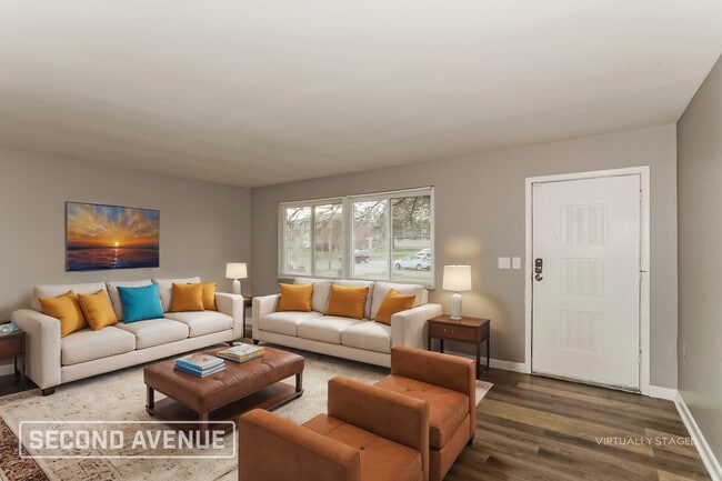 940 Hollytree Dr in Cincinnati, OH - Foto de edificio - Building Photo