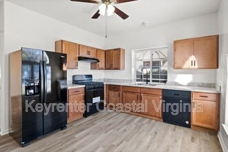 6219 Oakglen Dr in Suffolk, VA - Building Photo - Building Photo
