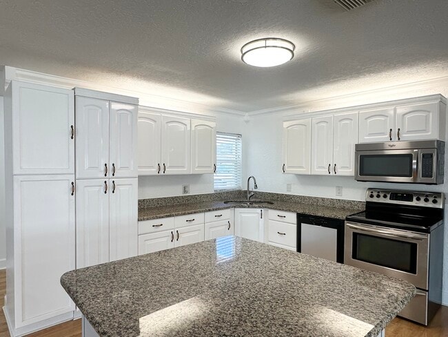 1560 Salmon St in Merritt Island, FL - Building Photo - Building Photo